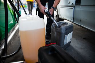 Warto kupić paliwo na zapas? Ekspert nie ma wątpliwości