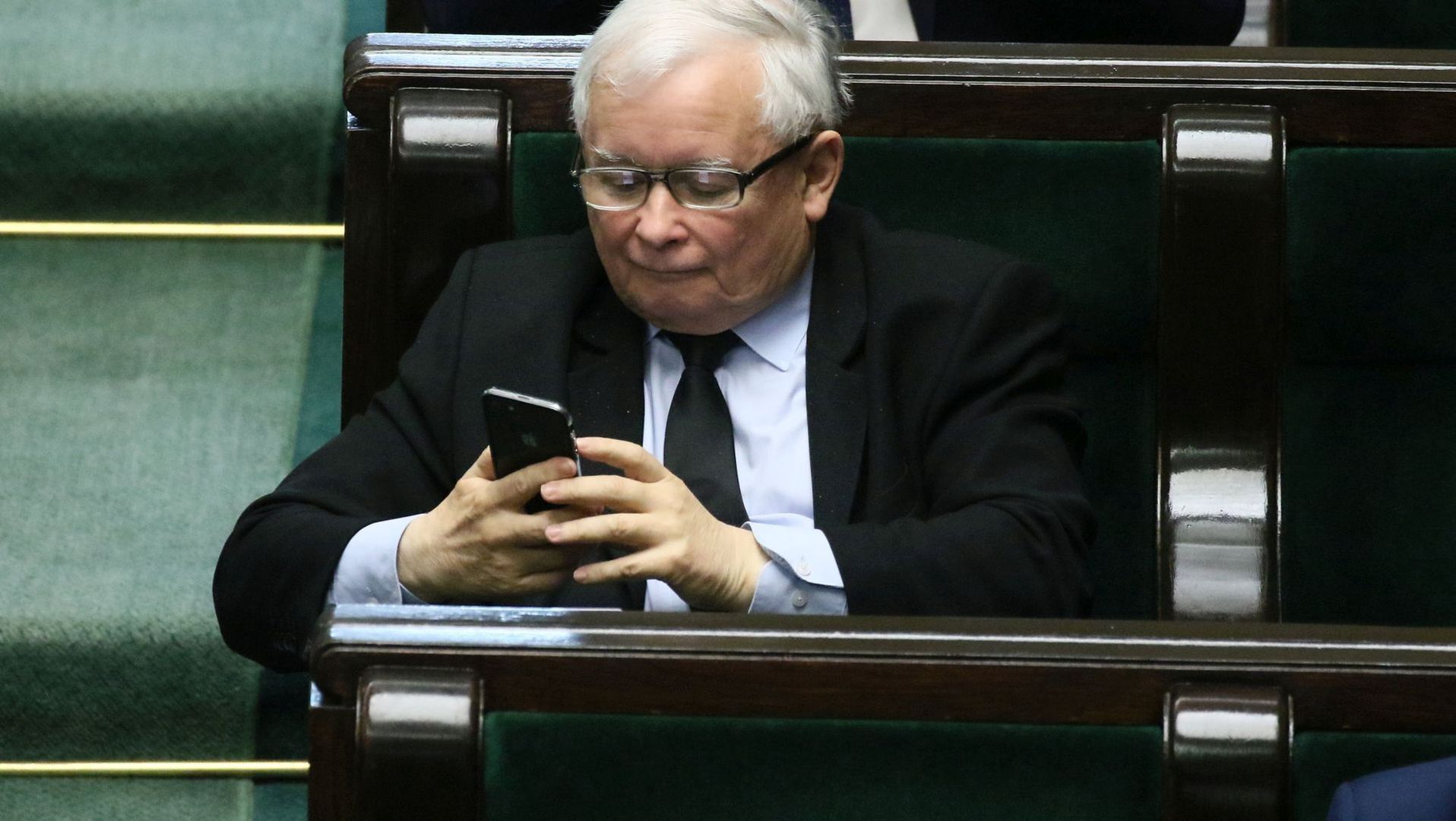 Jarosław Kaczyński bagatelizował "aferę Pegasusa". Teraz PiS forsuje kolejne rozwiązania inwigilacyjne
