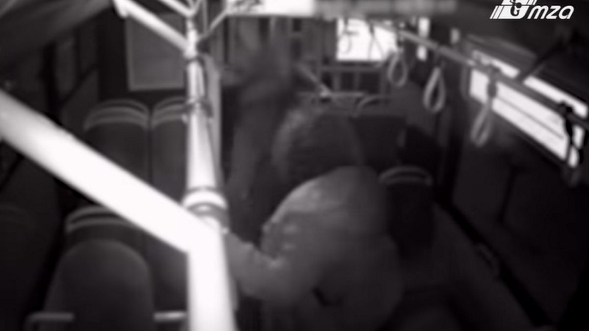 Kierowca autobusu rzucił się na ratunek