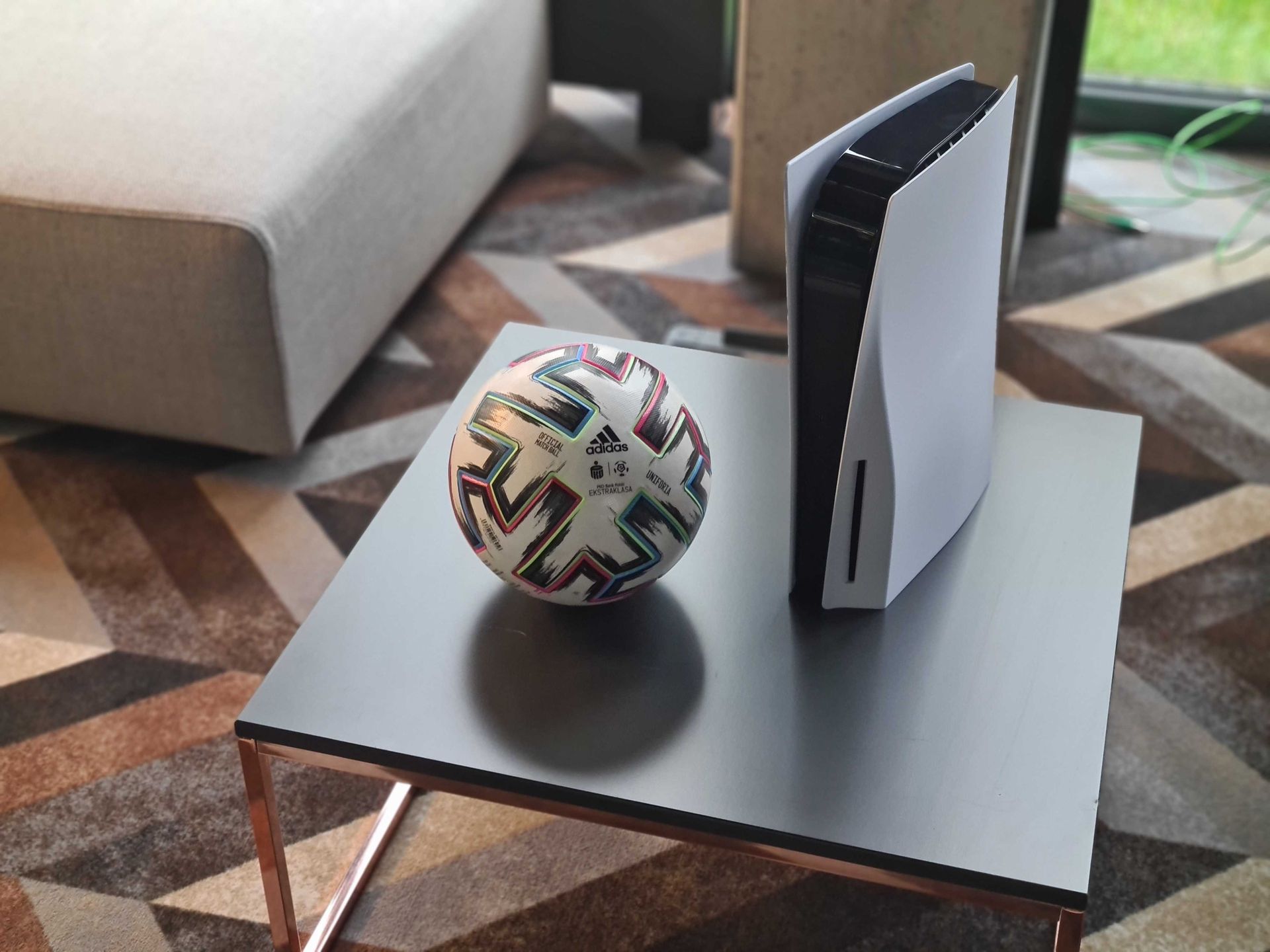 Matko bosko, kto to tak zaprojektował. PlayStation 5: test i recenzja 5