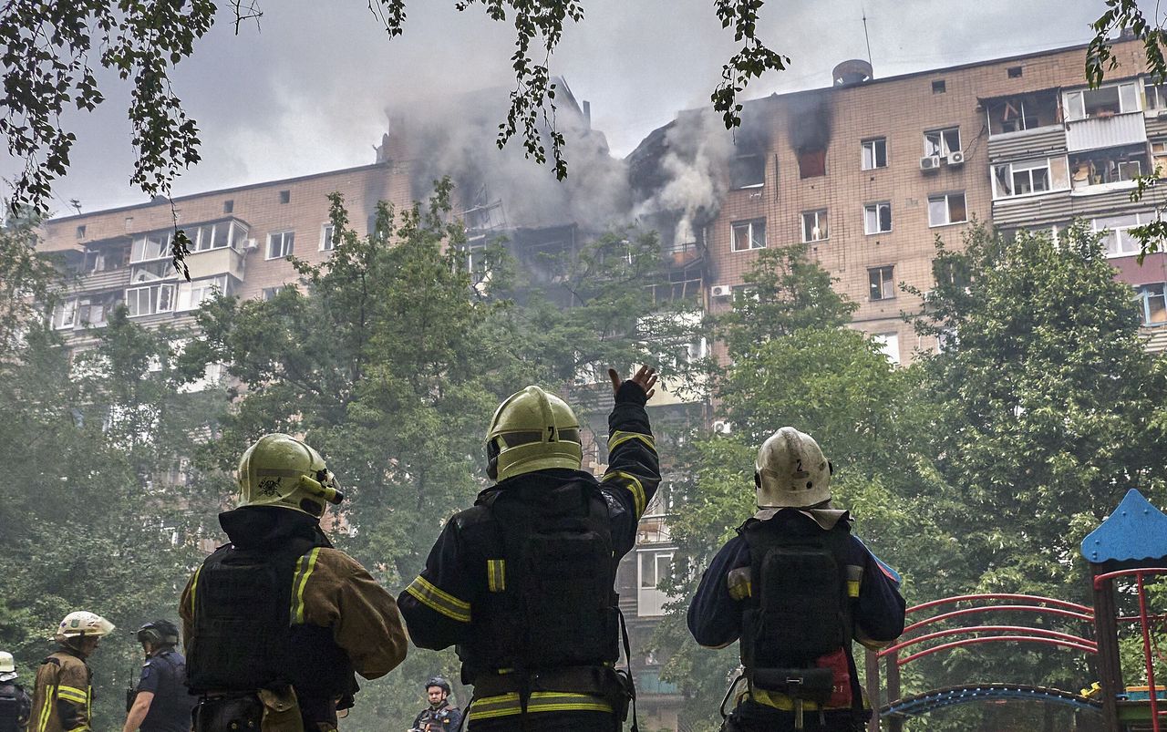 Russian forces target Kharkiv with coordinated air assaults