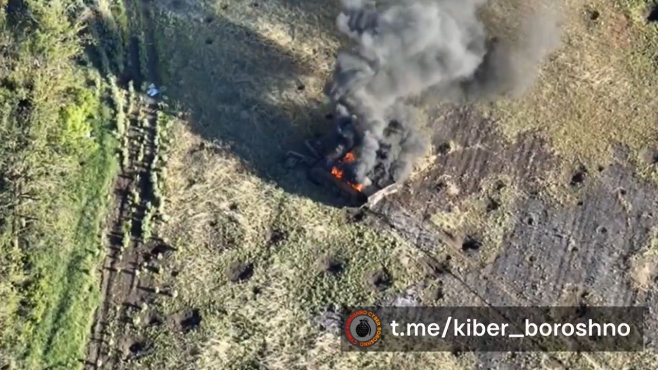 A Russian T-62 tank destroyed by a Ukrainian FPV drone.