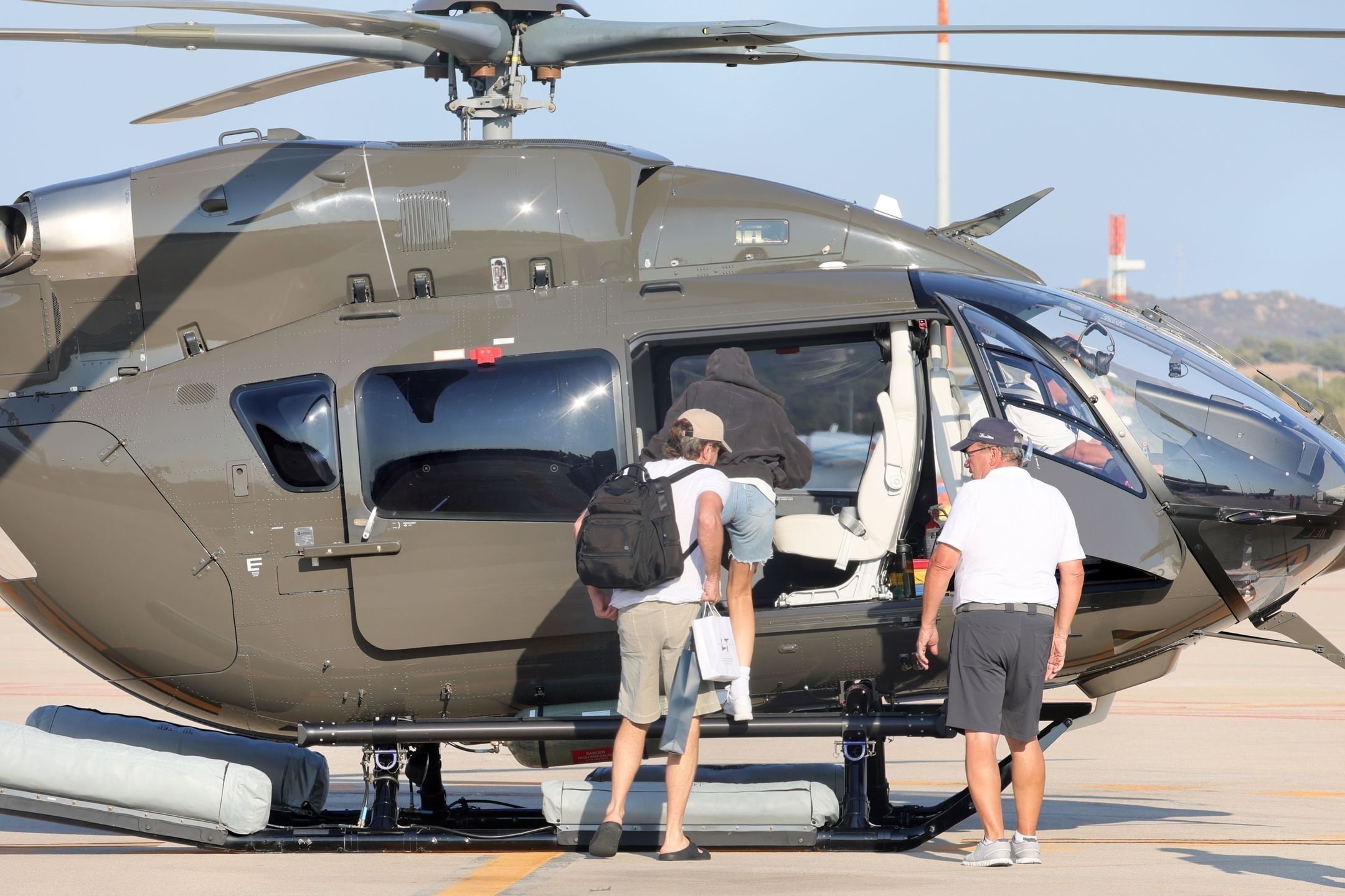 Leonardo DiCaprio z ukochaną jachcie Jeffa Bezosa