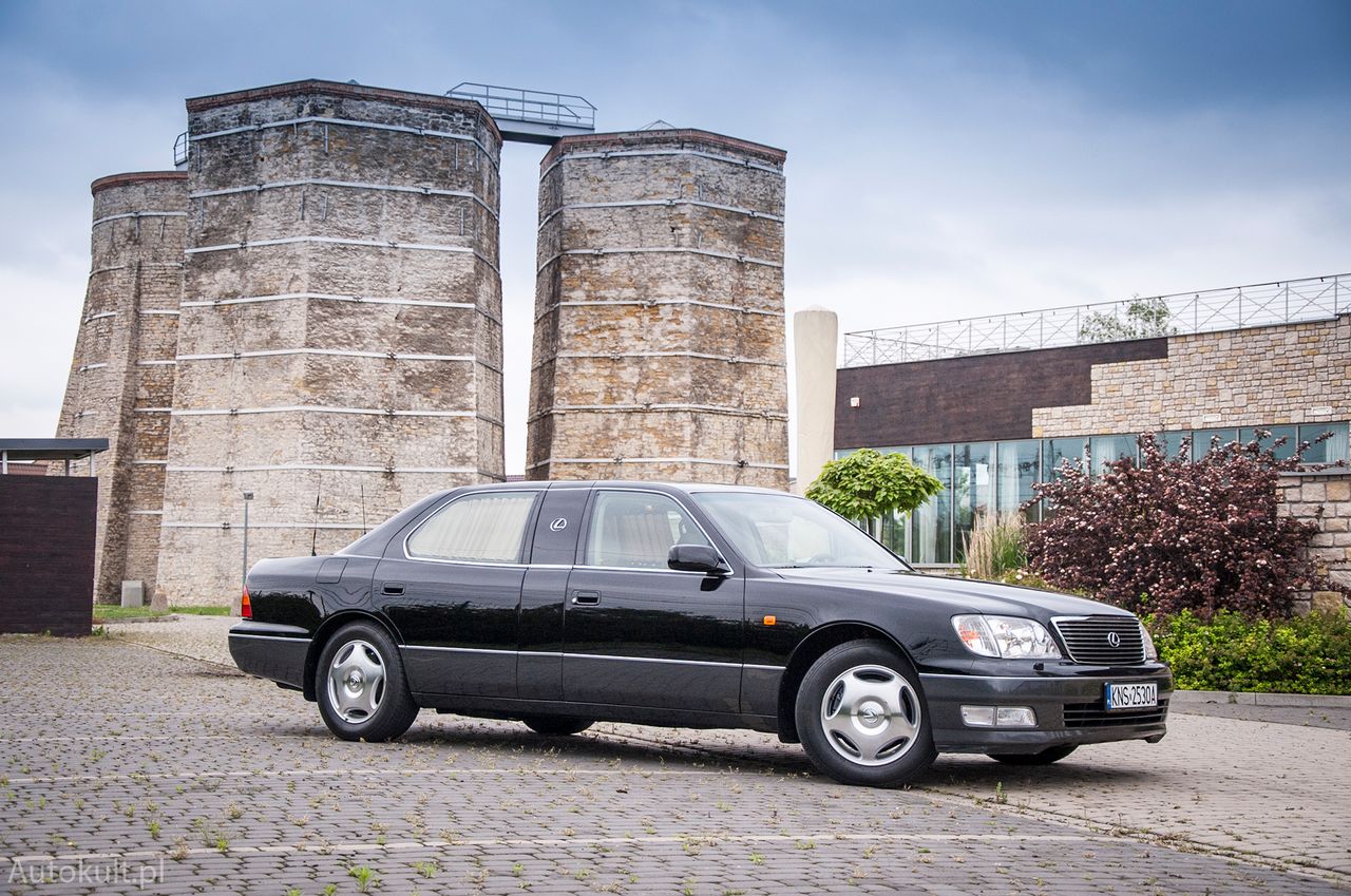 Lexus LS400 LWB (1998) (fot. Mateusz Żuchowski)