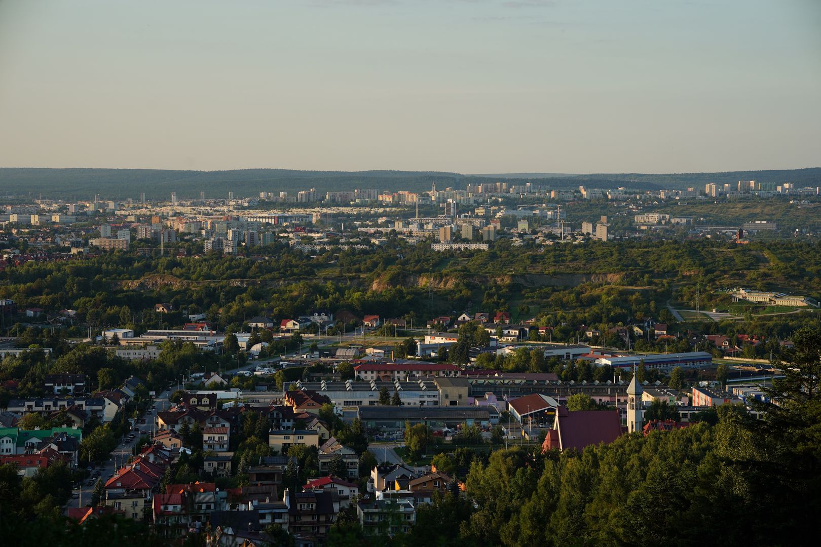 Pogoda w Kielcach. Prognoza na środę, 19 lutego 2025. Spokojny dzień z umiarkowanym zachmurzeniem