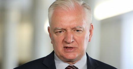 Operacja "wymienić premiera". Gowin: "walczące frakcje są poza kontrolą Kaczyńskiego"