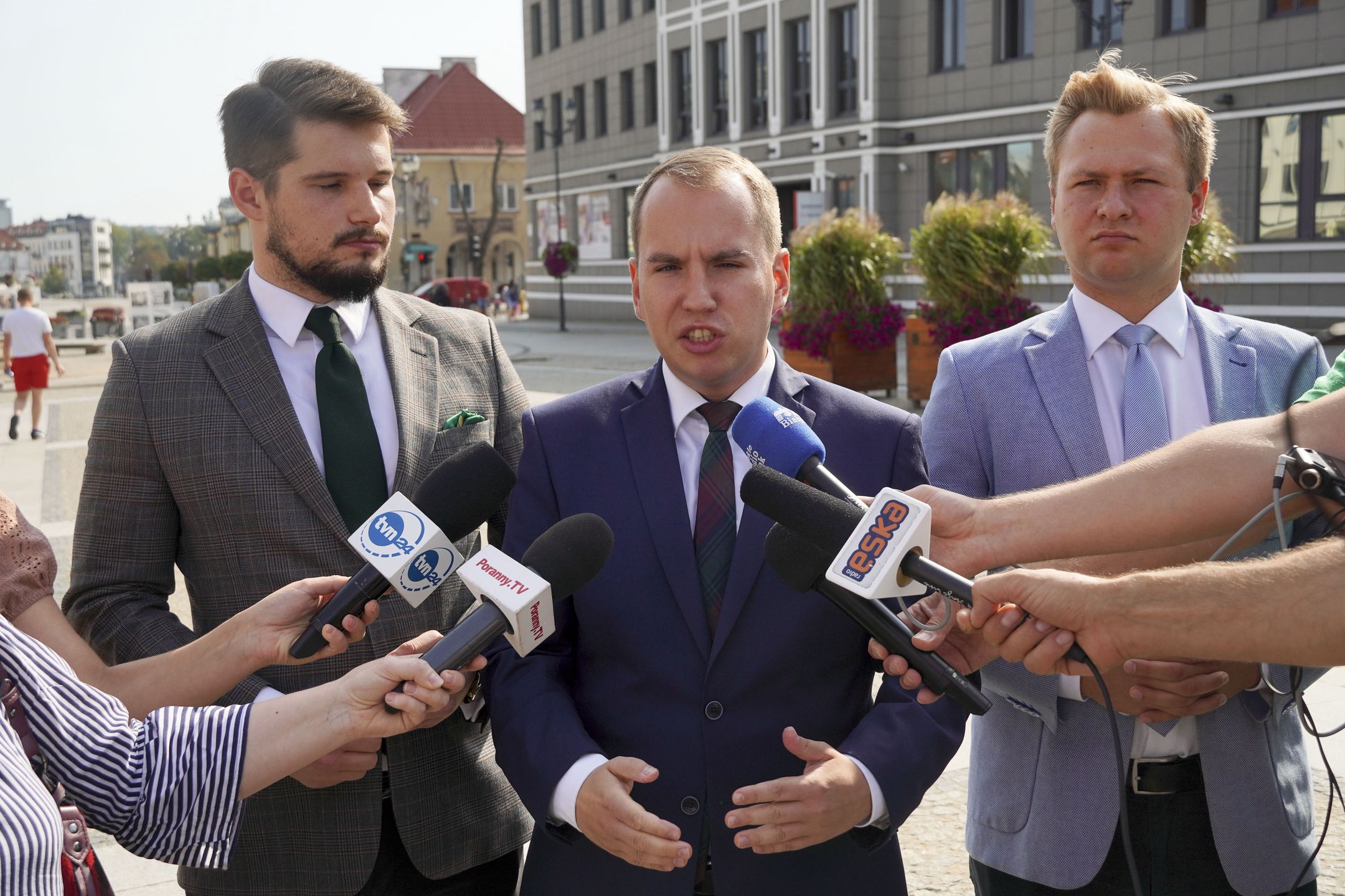 Sekretarz stanu w KRPM Adam Andruszkiewicz nie widzi problemu w tym, że niektórzy widzowie utracili dostęp do TVN i Polsatu