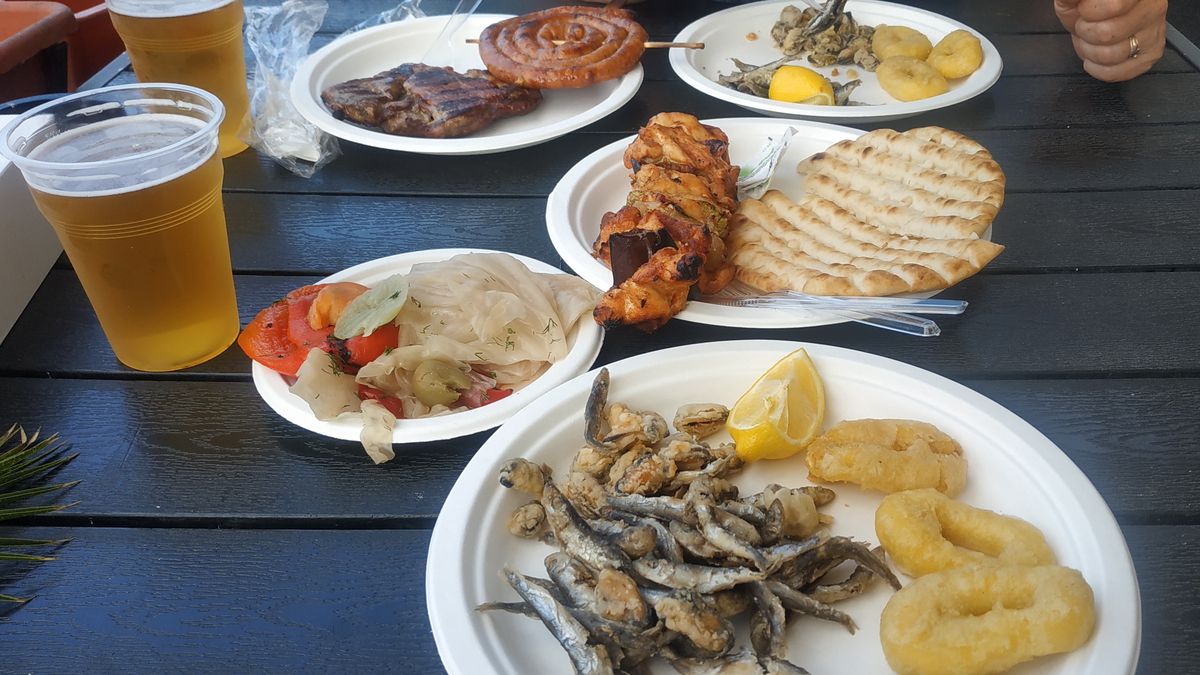 Za ten obiad w rumuńskiej Konstancy nasz czytelnik zapłacił równowartość 92 złotych. Piwo i sałatka kosztowały dodatkowe 24 złote 