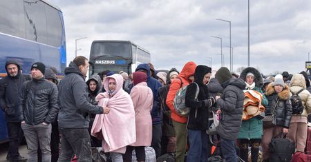 Pomoc uchodźcom to działania na lata. "Boję się zmęczenia materiału"