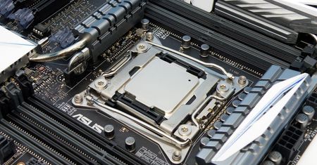 Procesory Intel Kaby Lake-X i Skylake-X będą korzystać z nowej podstawki LGA 2066