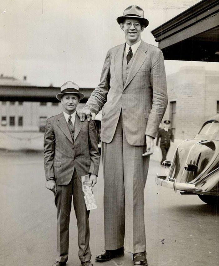 Robert Wadlow miał prawie 3 metry wzrostu. Zobacz historyczne zdjęcia 9