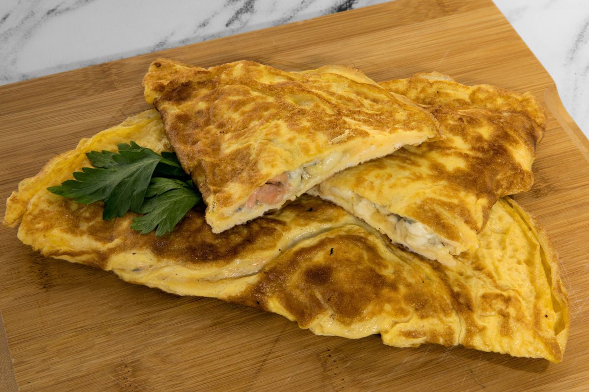 Był hitem PRL. Z tego przepisu kultowy omlet zawsze wychodzi puszysty