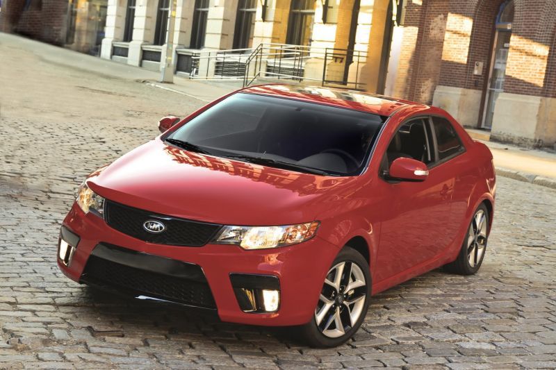 2010-Kia-Forte-Koup-11