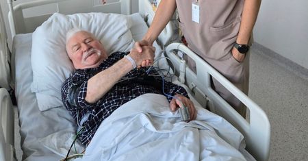 Lech Wałęsa miał raka pęcherza. Urolog podaje "objaw alarmowy" choroby