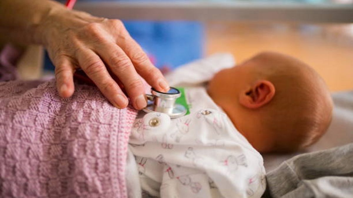 Kolejne niemowlęta z zapaleniem mięśnia sercowego. WHO alarmuje