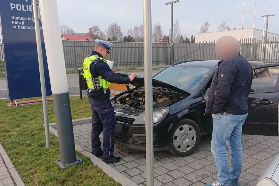 Wirtualnie zatrzymany dowód można "odzyskać", udając się z zaświadczeniem o pozytywnym przeglądzie na policję lub do starostwa.