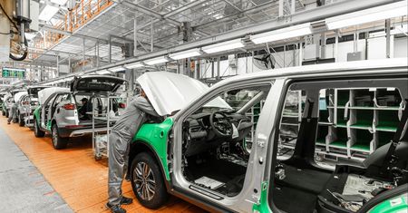Gigant motoryzacyjny redukuje etaty. Zwolnienia grupowe w Częstochowie