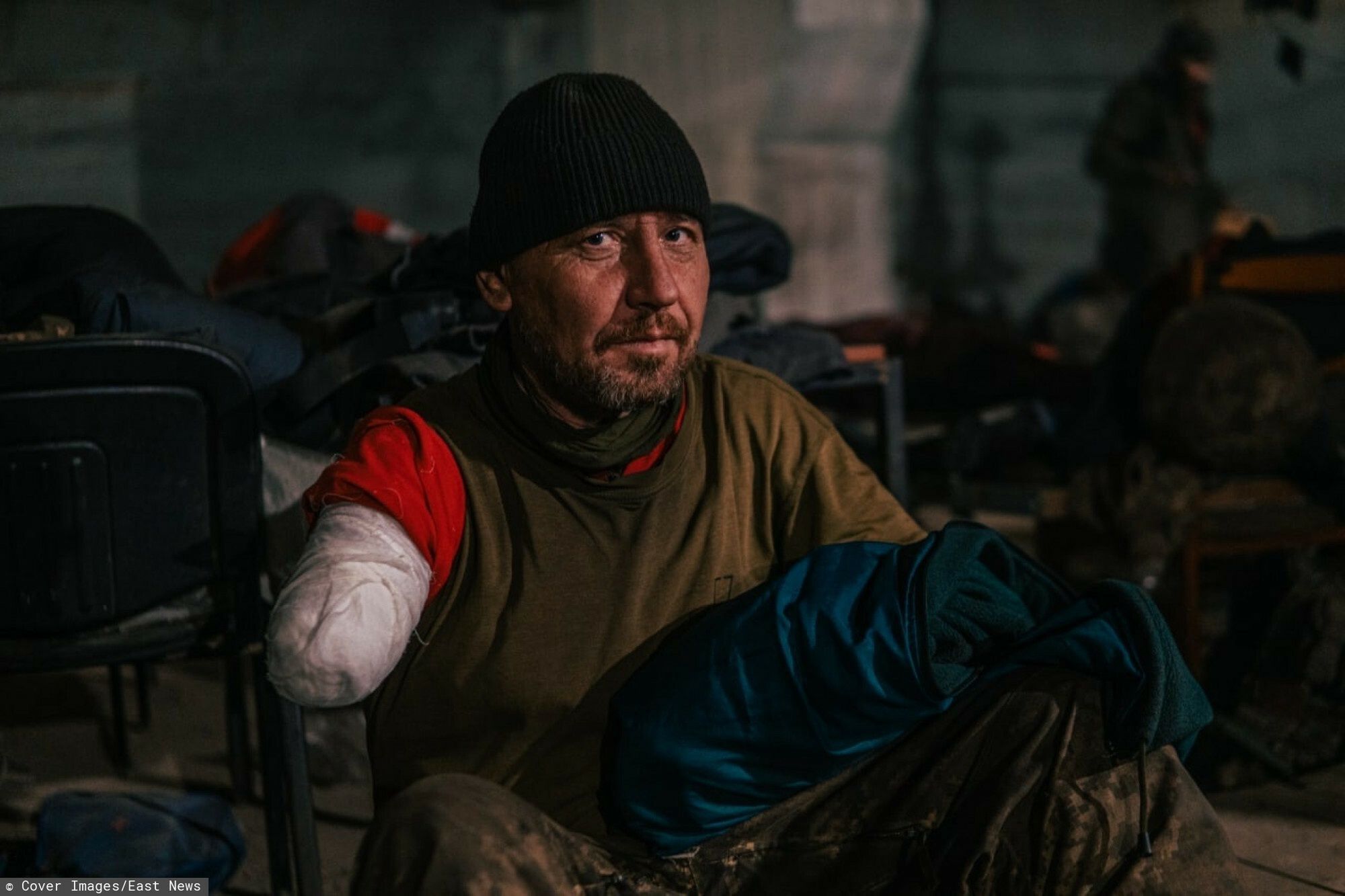 Wojna w Ukrainie - Mariupol pod rosyjsk? okupacj?
These images show wounded defenders and civilians at the Azovstal Plant in Mariupol, Ukraine. Soldiers from the country's Azov Regiment have been under siege in the plant for weeks - as they hold out in the last part of Mariupol not under Russian control.  In a post on the Telegram app calling for aid for the injured, Azov soldiers wrote: "The whole civilized world must see the conditions in which the wounded, crippled defenders of Mariupol are and act! In complete unsanitary conditions, with open wounds bandaged with non-sterile remnants of bandages, without the necessary medication and even food. We call on the UN and the Red Cross to show their humanity and reaffirm the basic principles on which you were created by rescuing wounded people who are no longer combatants."  They also demanded the immediate evacuation of wounded servicemen to Ukrainian-controlled territories, where they will be assisted and provided with proper care.  Where: Mariupol, Donetsk Oblast, Ukraine When: 11 May 2022 Credit: Azov Regiment/Cover Images  **EDITORIAL USE ONLY. MATERIALS ONLY TO BE USED IN CONJUNCTION WITH EDITORIAL STORY. THE USE OF THESE MATERIALS FOR ADVERTISING, MARKETING OR ANY OTHER COMMERCIAL PURPOSE IS STRICTLY PROHIBITED. MATERIAL COPYRIGHT REMAINS WITH STATED SUPPLIER.**