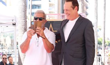 Dawno niewidziany Mel Gibson wpadł na uroczystość znanego kolegi. "Wygląda jak czyjś wujek"