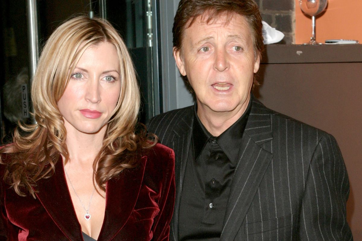 Była od niego 26 lat młodsza. Oto co miał jej zrobić