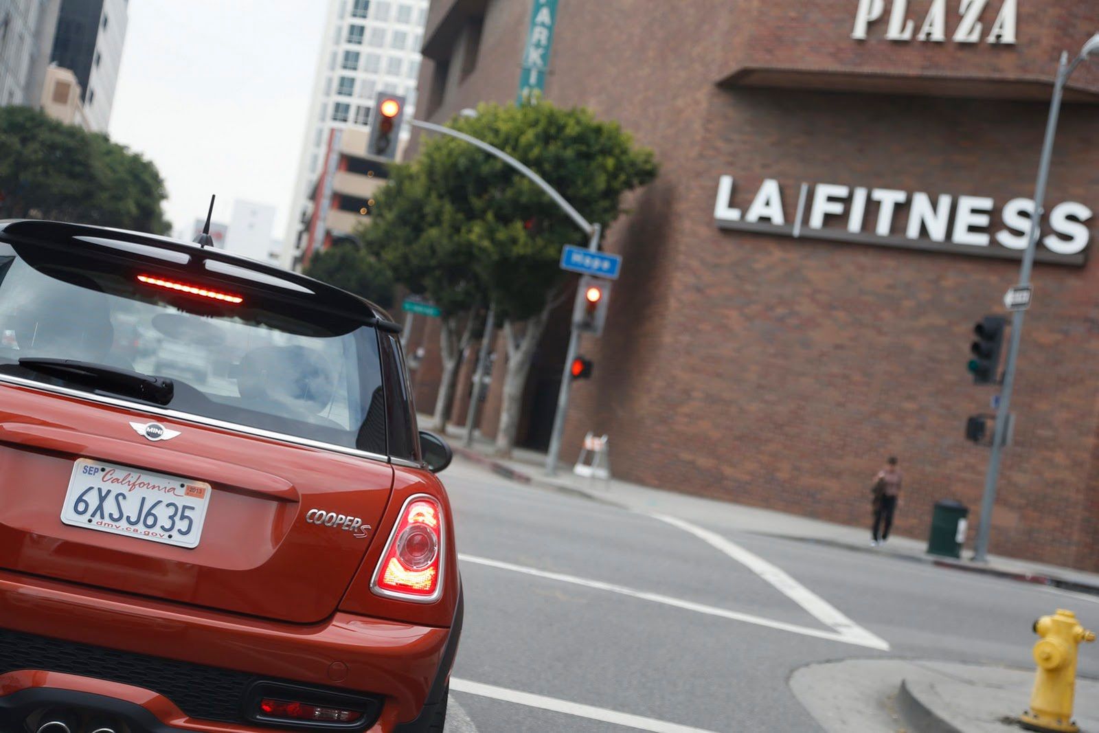 Galeria Mini jako celebracja sprzedaży półmilionowego egzemplarza w USA 105