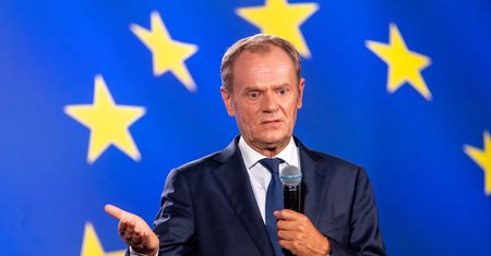Donald Tusk mówił o Kościele i rodzinie. Telewizja Trwam i Radio Maryja odpowiadają