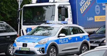 Pijany „tatuś” na spacerze z dziećmi. 35-latek z Ukrainy miał blisko 4 promile. Nie był w stanie pomóc córce, gdy ta się przewróciła