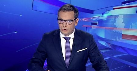 Zero kultury, wciąż dużo Tuska i agresji - oglądaliśmy "Wiadomości" Michała Adamczyka