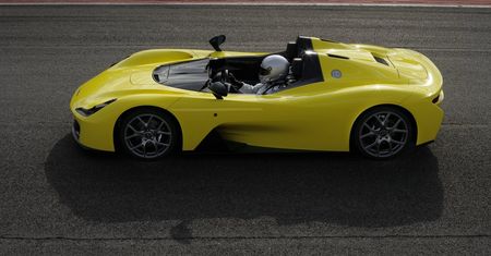 Dallara Stradale wyjeżdża na drogi. Zabrakło jedynie włoskiego silnika...
