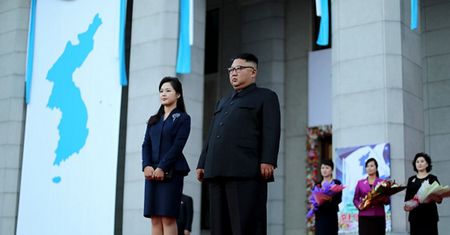 Na zdjęciach widać jego żonę. Kim Dzong Un jest wściekły