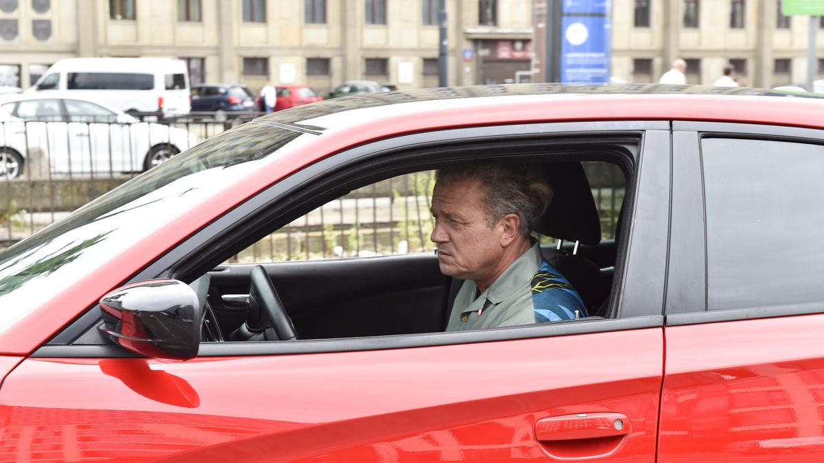 Mina Jakimowicza mówi wszystko - to nie jest dobry czas dla celebryty