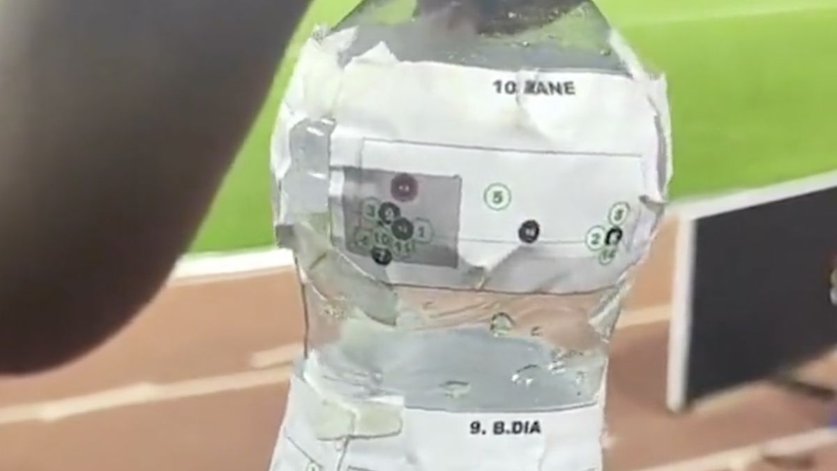 Butelka bramkarza reprezentacji Egiptu 