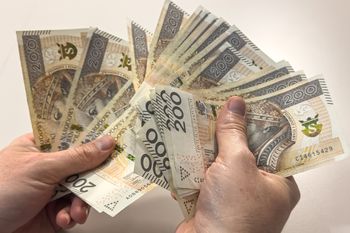 8 tys. zł emerytury z ZUS. Jakich zarobków potrzebuje 40-latek?