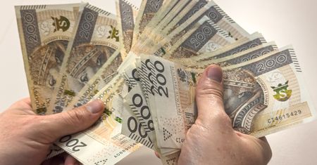 Ile trzeba zarabiać na 8 tys. zł emerytury? Oto szacunki dla 40-latków