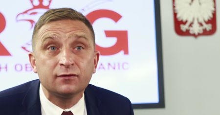 Komornik zajął konto Bąkiewicza. Babcia Kasia dostała pieniądze