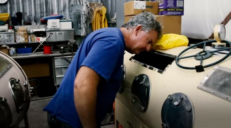 Brandy Richards podczas serwisowania żelaznego płuca Paula Alexandra