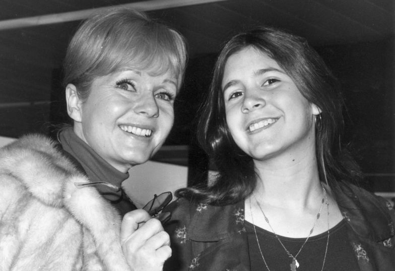 16-letnia Carrie z mamą, aktorką Debbie Reynolds, 1972