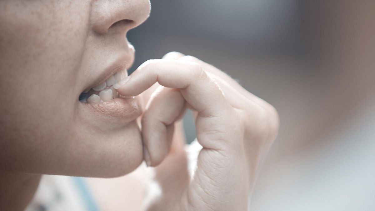 Poobgryzane paznokcie bardzo brzydko wyglądają.