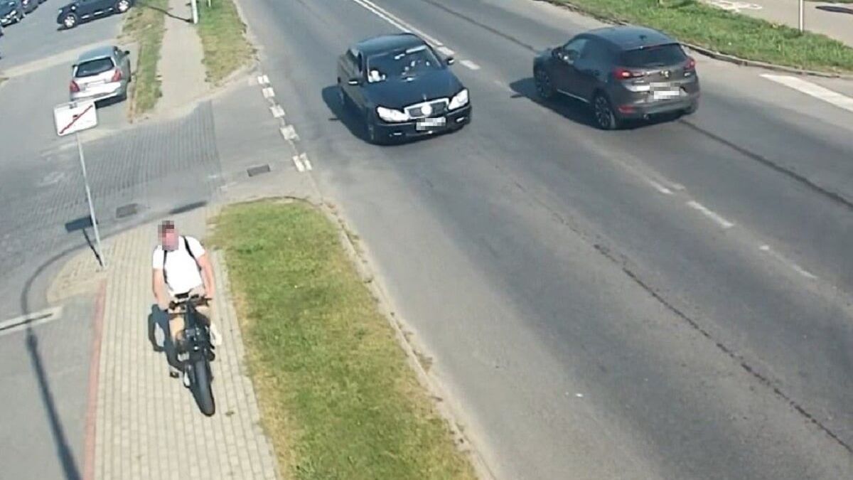 Mężczyzna porusza się kradzionym rowerem