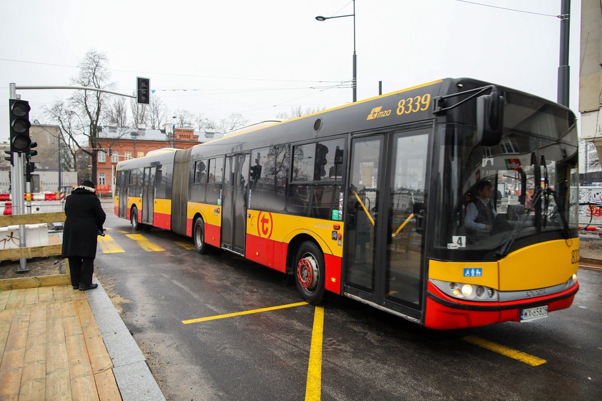 Kierowca autobusu miał krzyczeć na pasażerów.