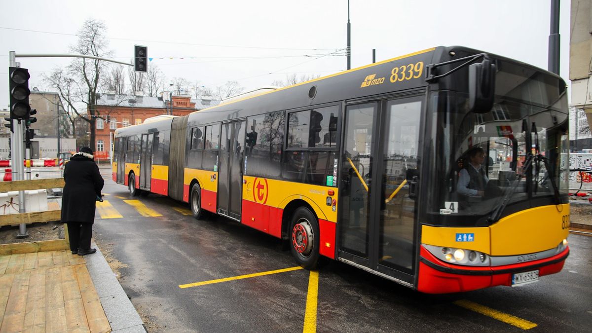 Kierowca autobusu miał krzyczeć na pasażerów.