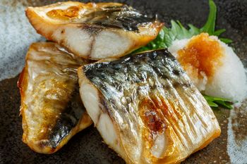 To najzdrowsza ryba. Znany dietetyk nie ma wątpliwości i wskazuje konkretny gatunek