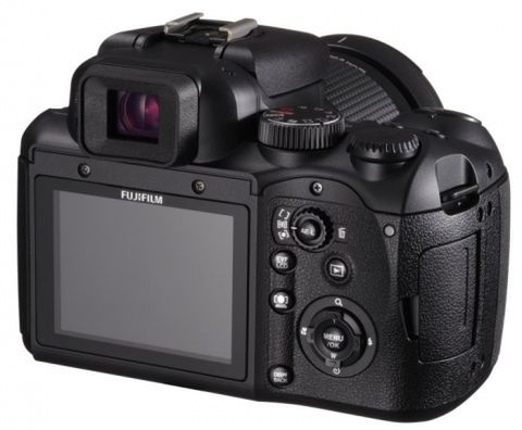 FinePix S200EXR: Ssuper zoom od Fuji 2