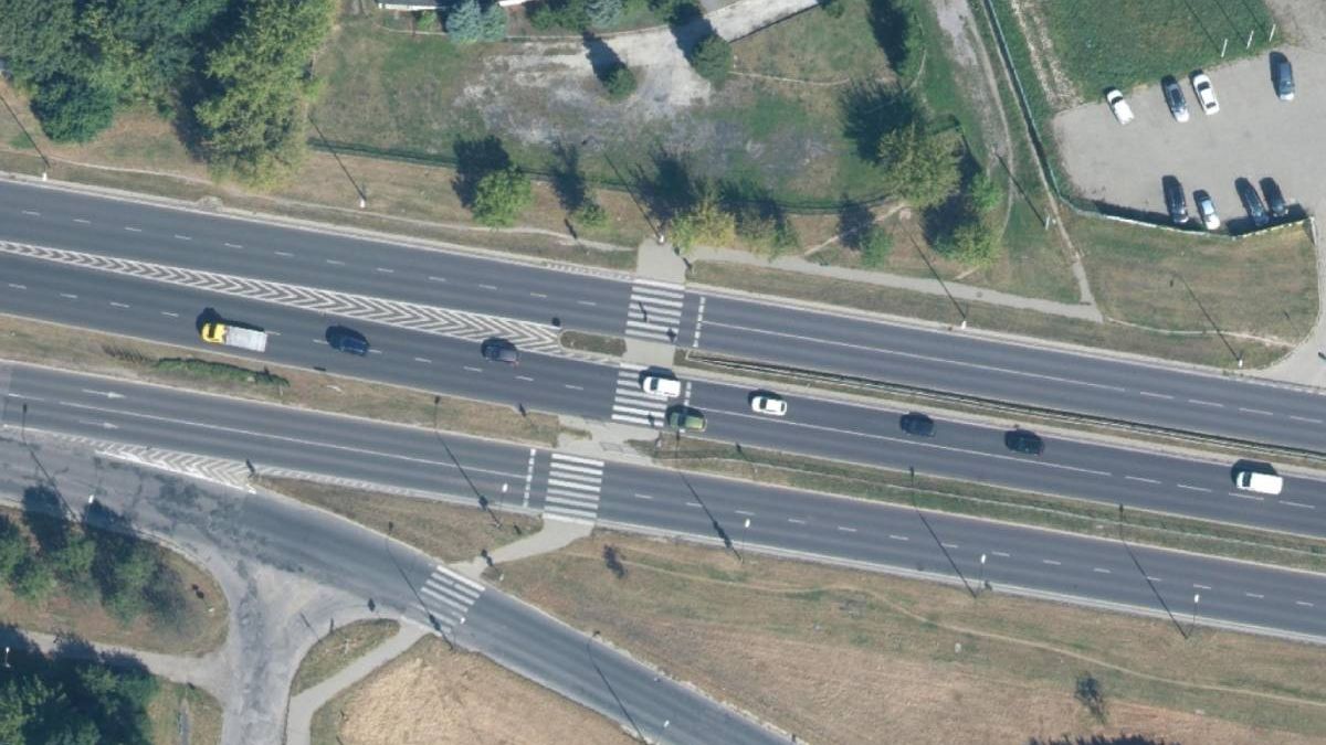 Przejście dla pieszych na al. Tysiąclecia w rejonie ul. Działkowej