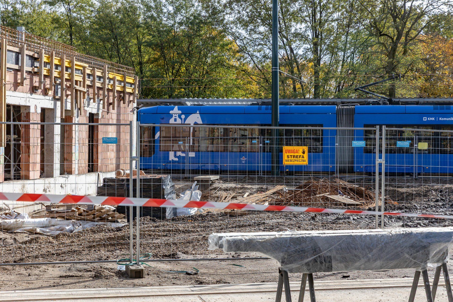Od soboty 25 października tramwaje wróciły na pętlę na Wzgórzach Krzesławickich. Jednak miejsce to nadal jest w przebudowie, która potrwa jeszcze do przełomu 2025 i 2026 roku  