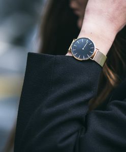 Pomysł na prezent świąteczny dla niej: modny zegarek damski. Zobacz najciekawsze modele do 250 zł!