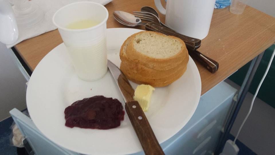 Chleb z masłem to standard na oddziałach położniczych