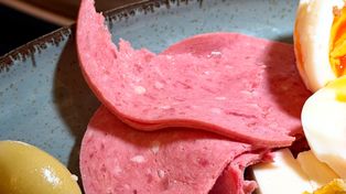 Jeszcze nie tak dawno jedzono ją codziennie. Dziś wstydzimy się kupować