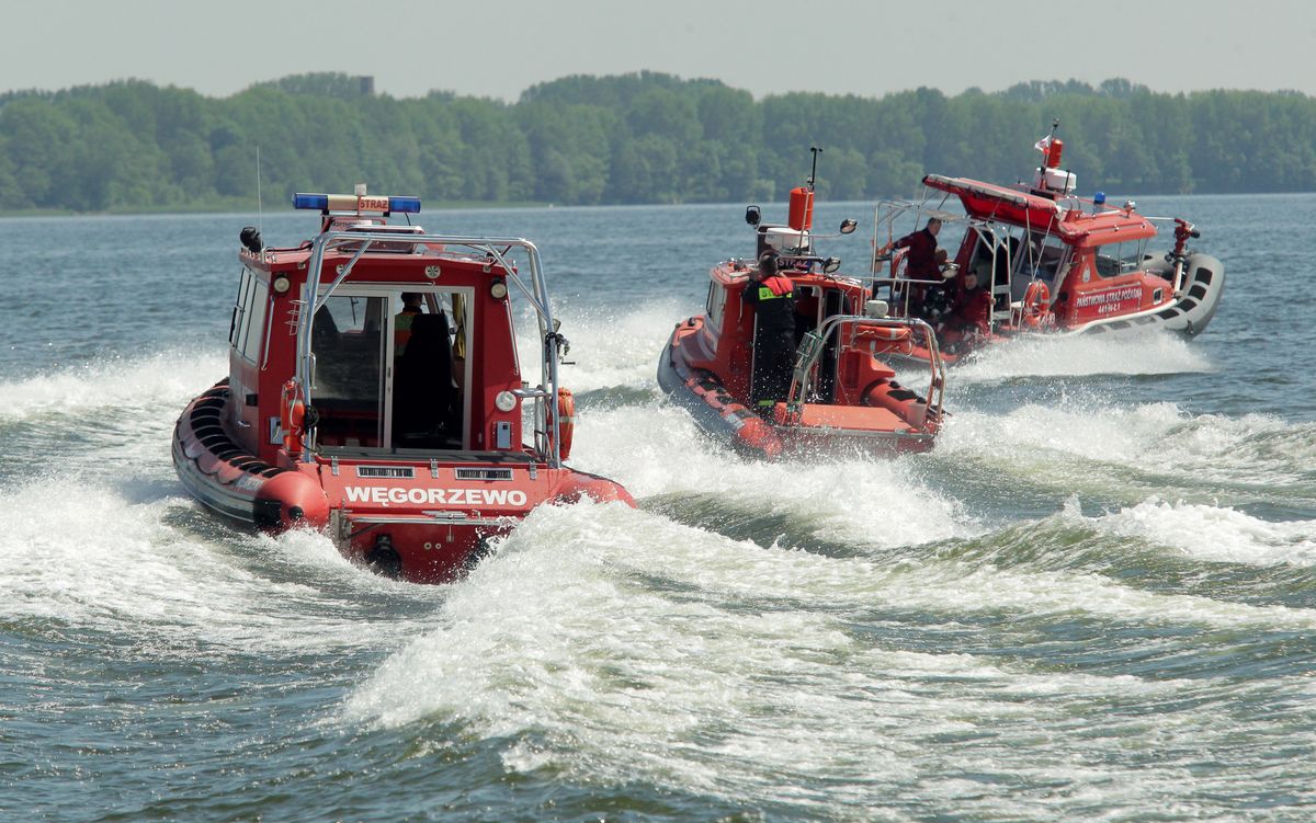 wypadek, żaglówka, jezioro Wiatr wywrócił żaglówkę. Nie żyje mężczyzna