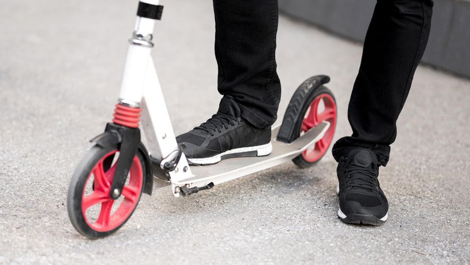 Pijany na hulajnodze